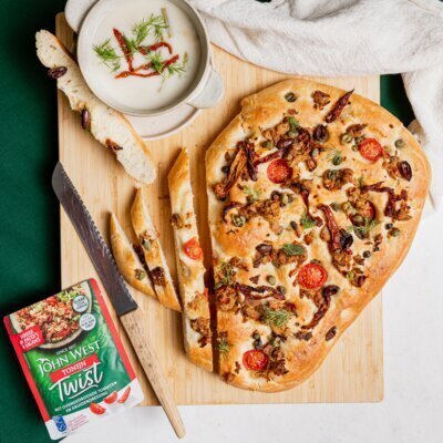 John West Tonijn Twist met Ovengedroogde Tomaten en Kruidendressing MSC 85g (Zak, 85g)