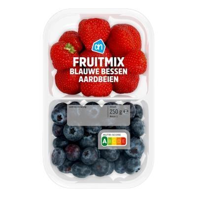 AH Fruitmix blauwe bessen aardbeien 2-vak (250g)